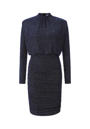 Tumedat sinine kleit pikkade varrukatega ja kogutud tekstuuriga. Omab kõrget kaelust ja keha külge sulanduvat siluetti, millel on õrnalt särav materjal.