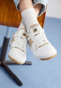 550 W - Zapatillas - white