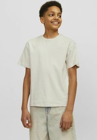 Jack & Jones Junior JJEURBAN EDGE O-NECK NOOS - Jednoduché tričko - moonbeam