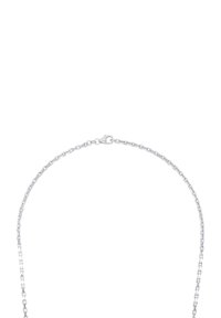 Silverhalsband med släta, runda länkar och en hummerlåsning. Designen är tunn och delikat, lämplig för lager-på-lager.