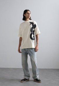 Roberto Cavalli PAINTED SNAKE COOL FIT - Print T-shirt - ivory