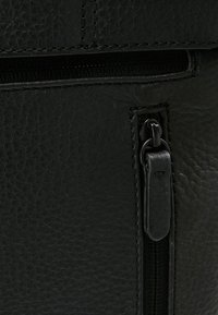 Jost Sac bandoulière - black