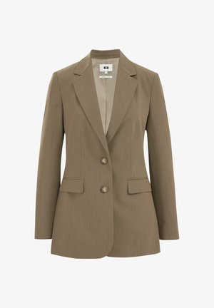 Rjava po meri krojena blazer jakna z rezanim ovratnikom, dvema sprednjima žepekoma in dvema gumboma, ki se ponaša z teksturirano tkanino in gladkim podložnim materialom.