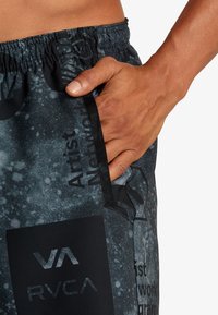 RVCA SPORT YOGGER 17- PERFORMANCE - Športové šortky - pjt