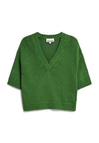 Pull en tricot vert avec un col en V, des manches courtes et une coupe décontractée, fabriqué dans un tissu texturé. Étiquette de marque visible à l'intérieur du col.