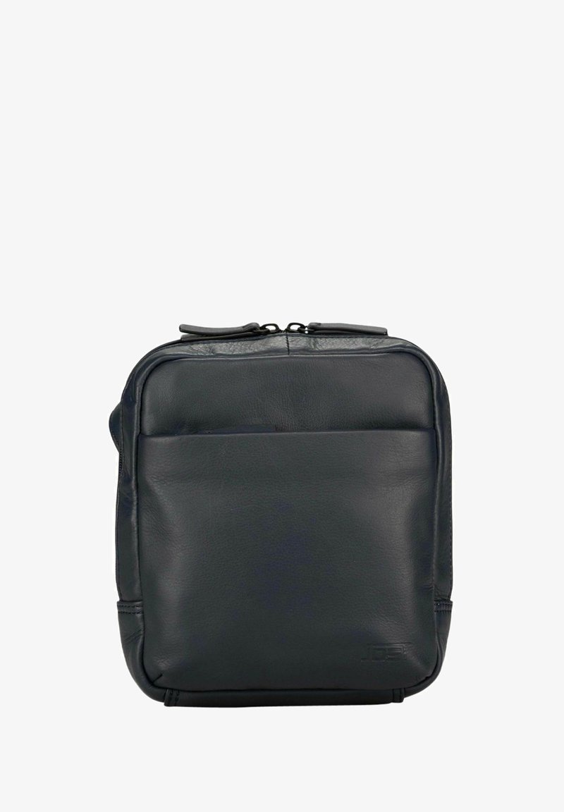 Sac en cuir noir de forme rectangulaire, doté d'une poche avant et d'une fermeture éclair sur le dessus. Texture lisse avec une quincaillerie minimale.