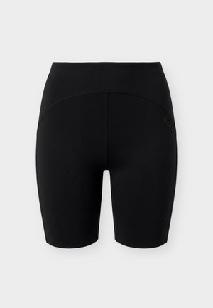 Fekete, magas derekú, testhezálló biciklis shorts látható varrásokkal és finom logó részlettel a jobb comb felső részén.