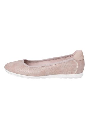 Ballerine en daim rose clair avec côtés texturés, bout arrondi et semelle en caoutchouc blanche.