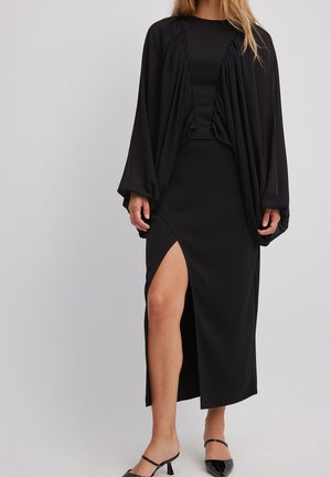 Wrap skirt - black