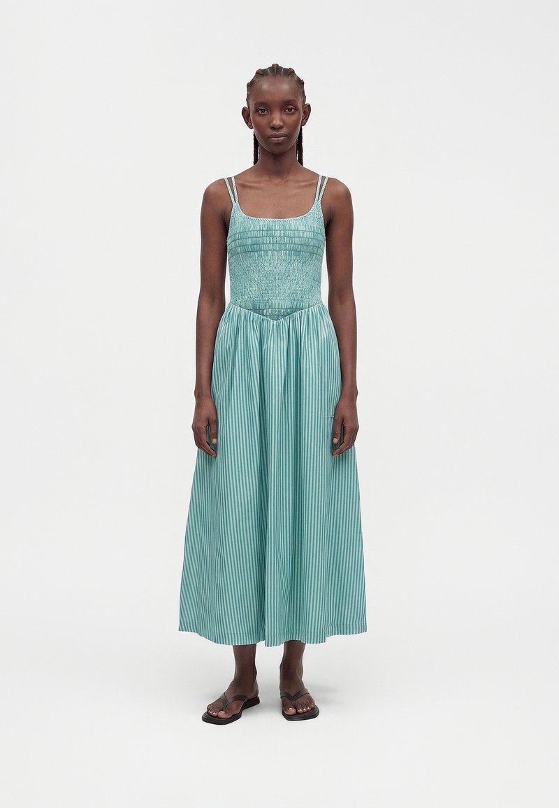 abercrombie green drop waist dress 32 of the Best New Abercrombie & Fitch Items