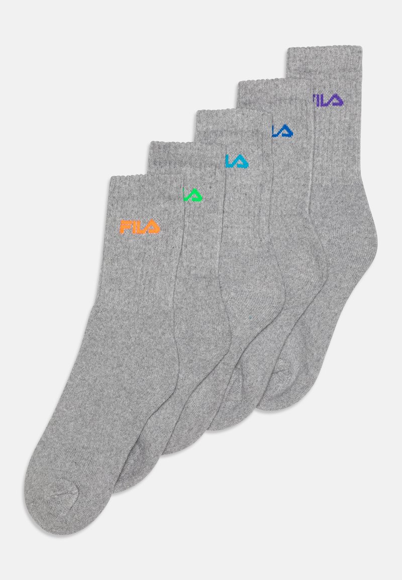 Fünf Paar graue Socken, jeweils mit gerippten Bündchen. Logos in Orange, Grün, Blau und Lila sind auf den Außenseiten gestickt.
