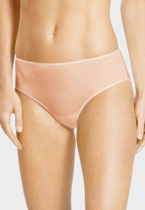 Perzikkleurige ondergoed met een gladde, zachte textuur en hoge tailleontwerp. Kenmerkt zich door minimale stiksels en een naadloze silhouet.