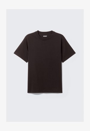 Crna pamučna majica s okruglim izrezom i kratkim rukavima. Jednostavan dizajn bez vidljivih uzoraka ili naglasaka. Meka tekstura.