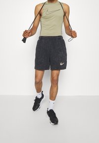 Nike Performance Šortky - black