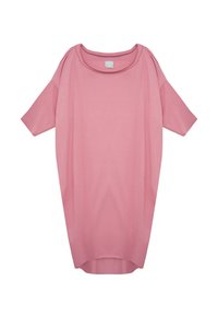 Różowa sukienka z krótkim rękawem, o luźnym, oversize'owym kroju i okrągłym dekolcie. Wykonana z miękkiego materiału o gładkiej fakturze i zaokrąglonym dole.
