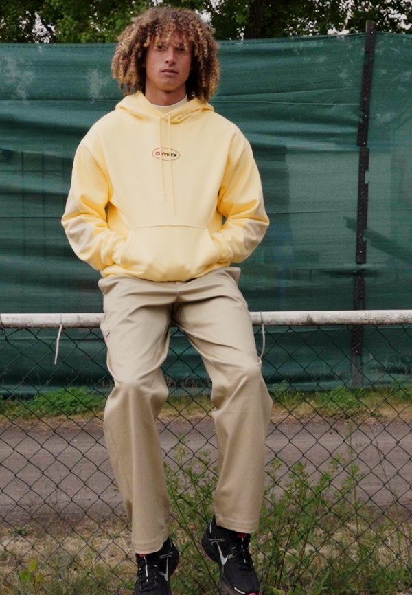 LFC ESSENTIAL - Club wear3