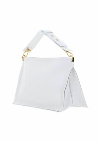 Sac à main en cuir blanc avec une forme structurée, doté d'une poignée supérieure et d'accents en métal doré. Texture lisse avec des détails de couture noire.