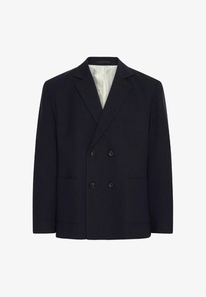 Dobbeltradet svart blazer med fire knapper, notched revers, to frontlommer og hvitstripet innerfor.
