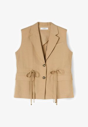 Mouwloze beige gilet met reverskraag, twee knopen, zijstrikjes en klepzakken, gemaakt van lichtgewicht stof.