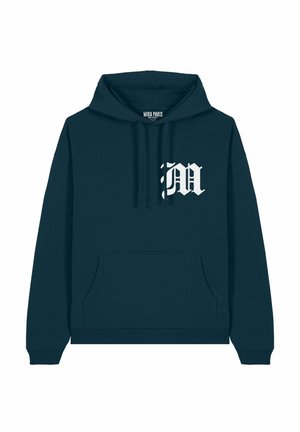 Marineblauwe katoenen hoodie met een voork дәл pocket, trekkoordkap en een witte gestyleerde "M"-logo op de linkerkant van de borst. Geribbelde cuffs en zoom.