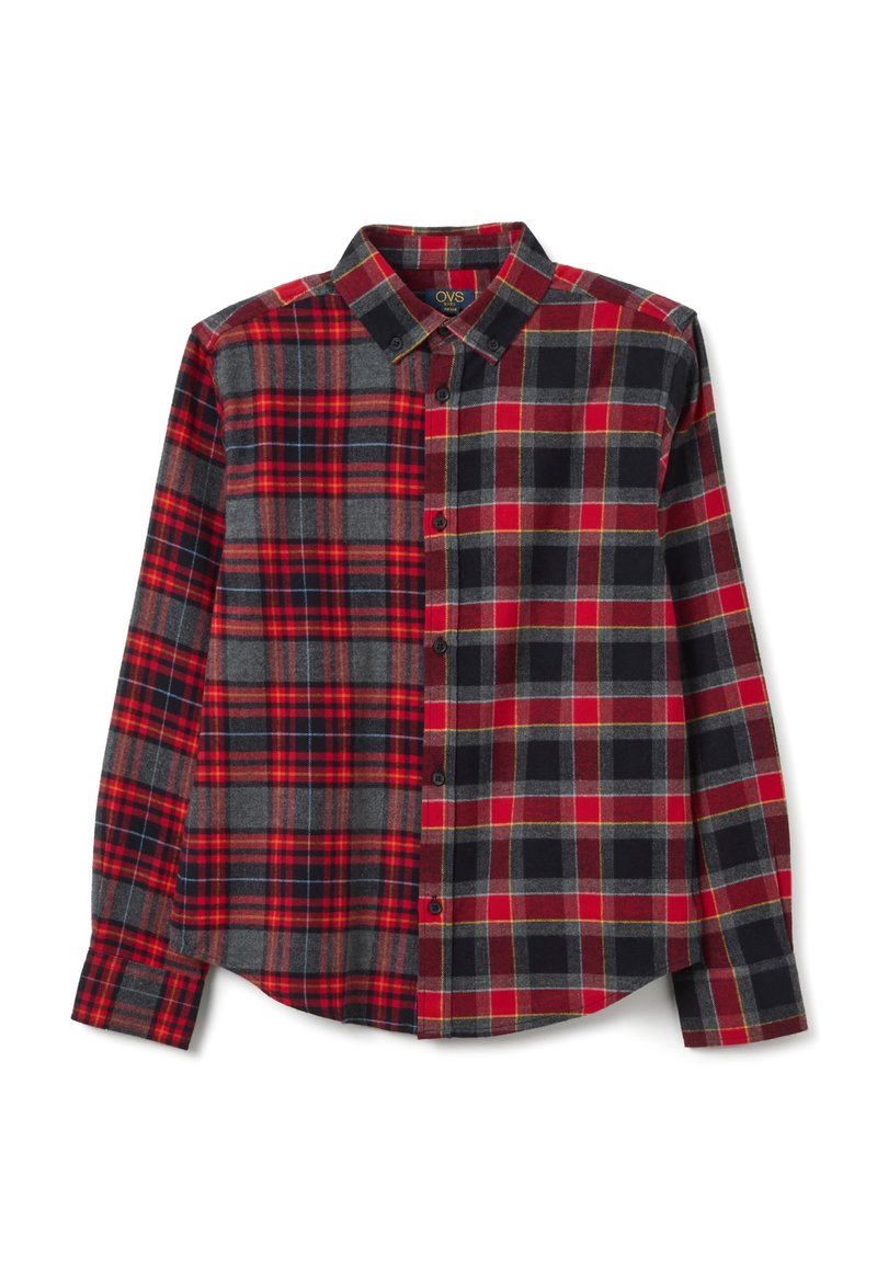 Rood en grijs geruit shirt, gemaakt van flanel, met een knoopsluiting, contrasterende ruitpatronen en lange mouwen met knoopmanchetten.