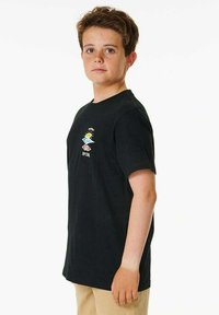 T-shirt noir en coton à manches courtes, présentant un graphique coloré avec un design de soleil et de vague sur la poitrine. Coupe décontractée.