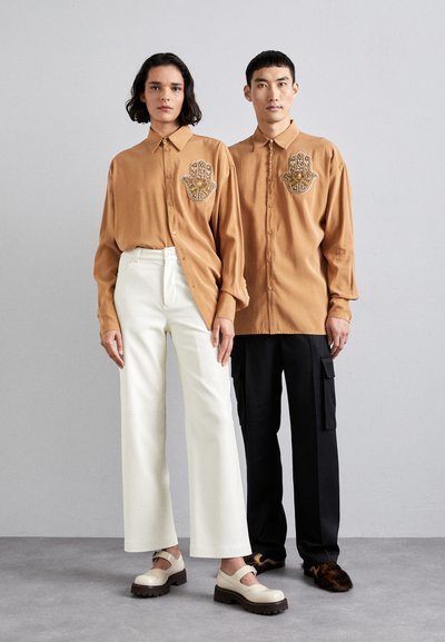 HOUSE OF JAFFA CAMEL REPEATE UNISEX - Hemdbluse - dark sand