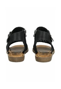 Černé kožené sandály s tkaným svrškem, nastavitelnou sponou a texturovanou stélkou. Plná podrážka v světlém hnědém odstínu.