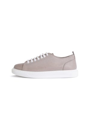 Light gray sneaker made from suede with a smooth texture, featuring white laces and a white rubber sole. Classic low-top design.
