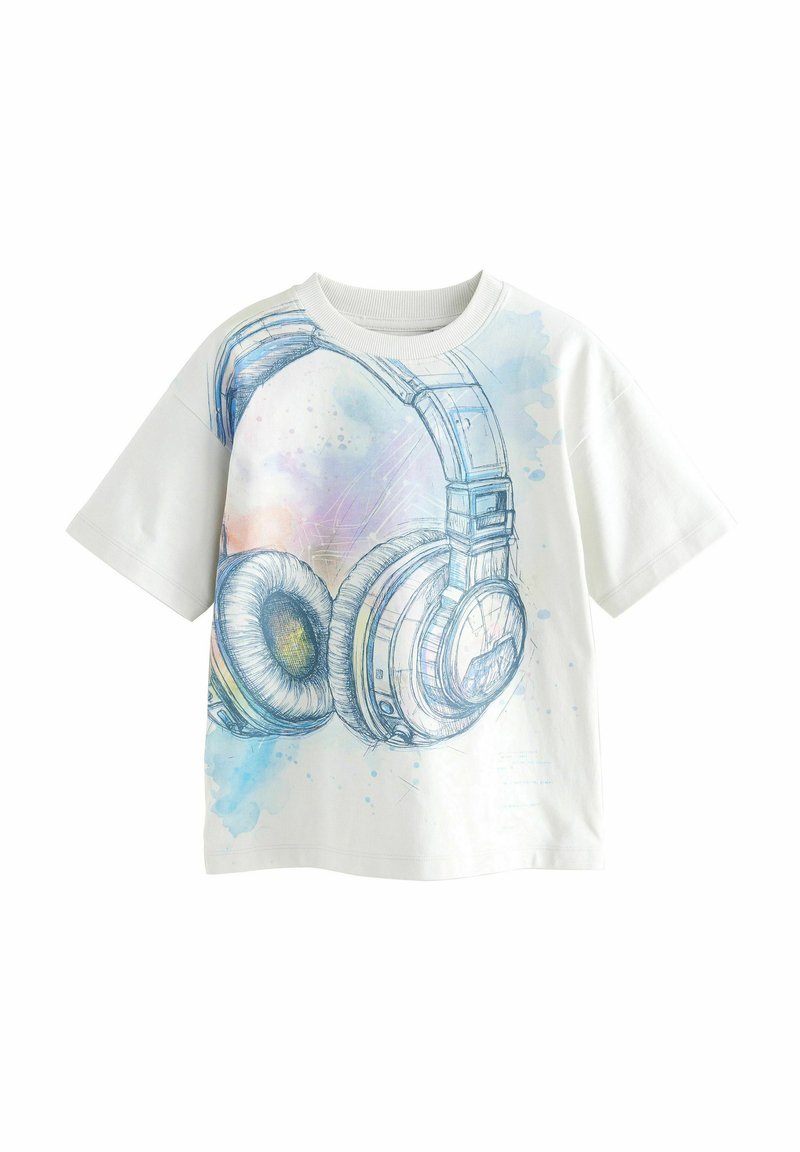 Tricou alb din bumbac, cu o ilustrație de căști albastre, accentuată cu accente de acuarelă. Mâneci scurte și decolteu rotund. Design minimalist.