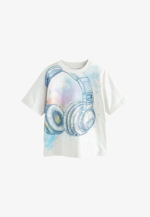Biała bawełniana koszulka z krótkim rękawem, z okrągłym dekoltem, z ilustracją niebieskich słuchawek i akcentami w stylu akwareli. Minimalistyczny design.