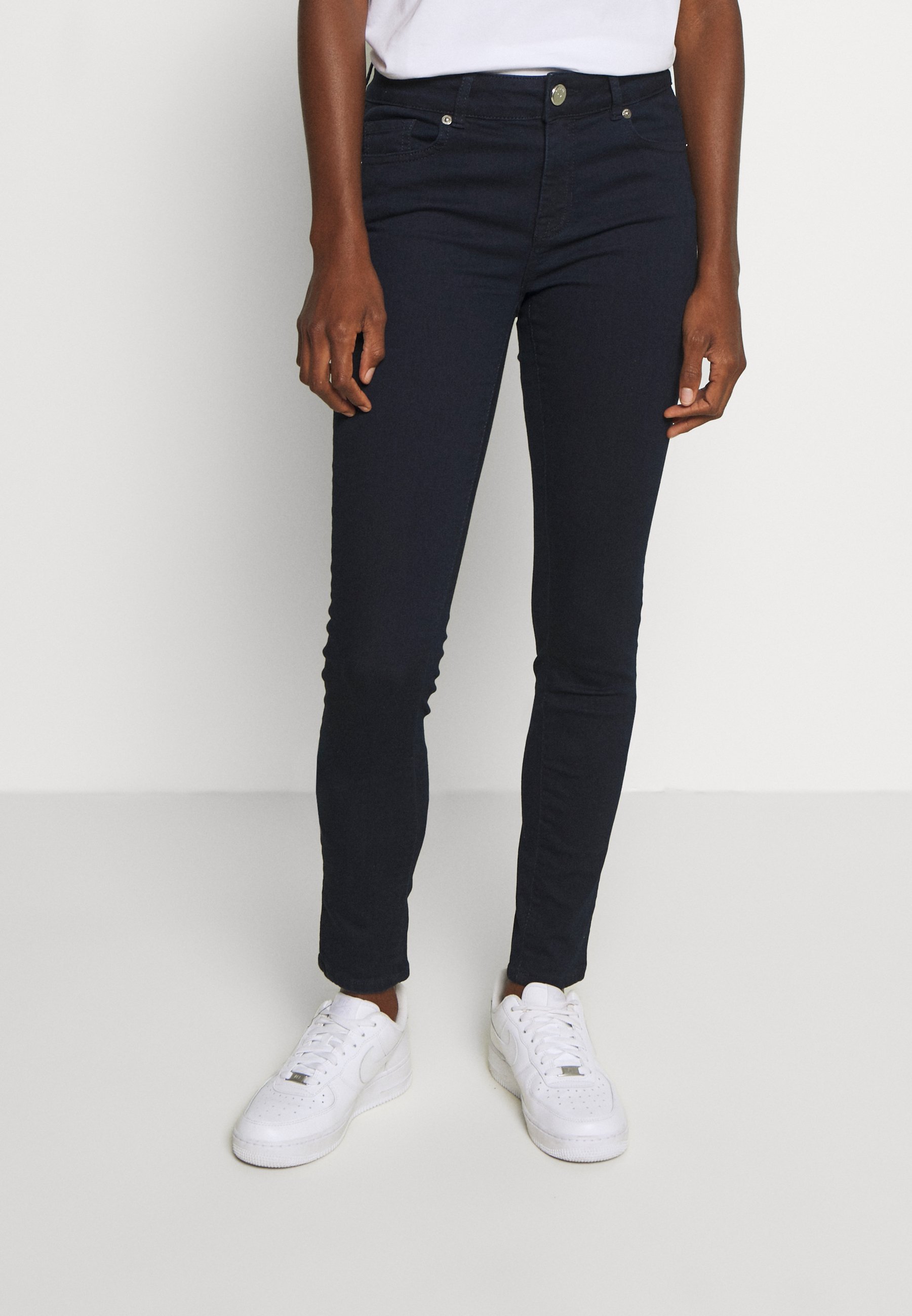 Pieszak DIVA SKINNY - Jeans Skinny Fit 