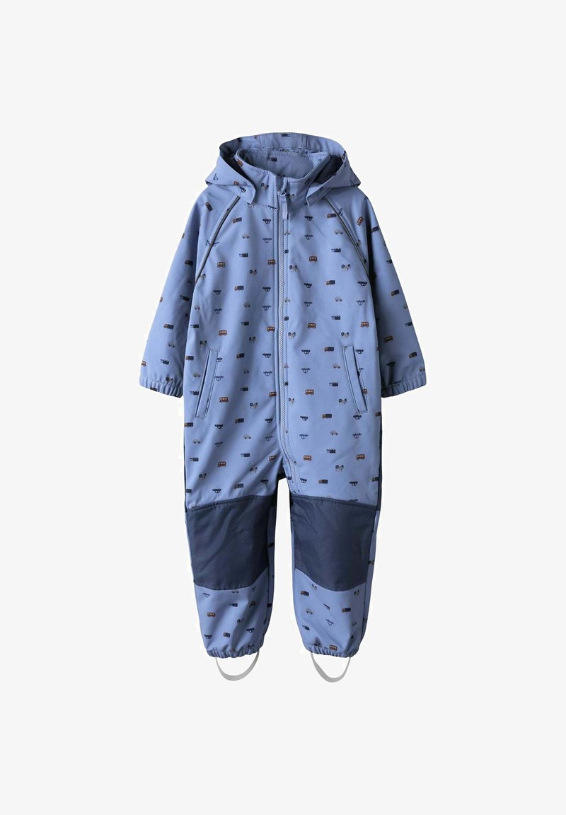 Salopette imperméable bleue avec capuche, ornée d'un motif de petits véhicules. Comprend des poignets élastiques et des panneaux de couleur plus foncée sur le pantalon.