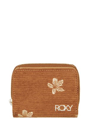 Bruine corduroy portemonnee met bloemenborduurwerk, zilverkleurige hardware en een ritsopening. Voorzien van een logo aan de voorkant en een gestructureerd ontwerp.
