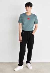 HUGO DIRAGOLINO - Tricou basic - dark green