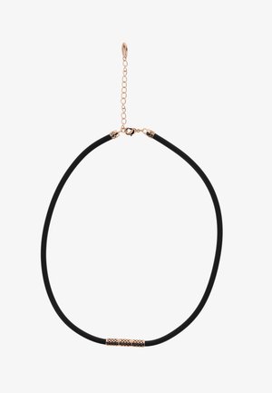 Czarny gumowy naszyjnik typu choker z zapięciami w kolorze różowego złota, ozdobnym cylindrycznym koralikiem oraz regulowanym łańcuszkiem na białym tle.