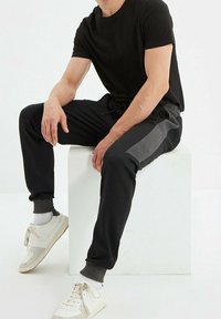 Trendyol Jogginghose - black