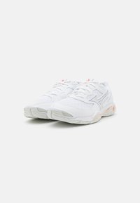 Mizuno WAVE PHANTOM 3 - Handball shoes - white/aleutian/cloud pink