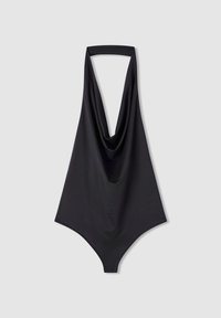 Czarny body na halter z drapowanym wzorem, gładką tkaniną i głębokim dekoltem w kształcie litery V. Posiada dopasowany dół i minimalistyczny styl.