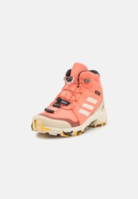 adidas Performance TERREX MID GORE-TEX® HIKING - Scarpa da hiking - coral fusion/wonder white/core black