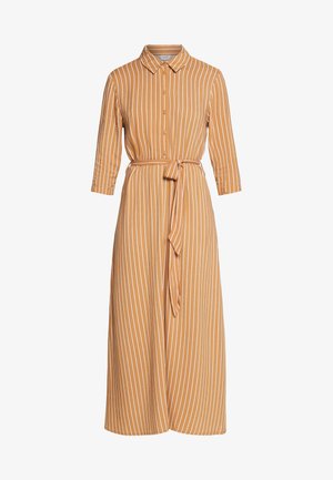 Μακρύ, πουκαμισό φόρεμα σε μουσταρδί με λευκές κατακόρυφες ρίγες, γιακά, τρία τέταρτα μανίκια και ζώνη στη μέση. Λείο ύφασμα.