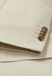 BOSS HUGE - Puku - light beige one