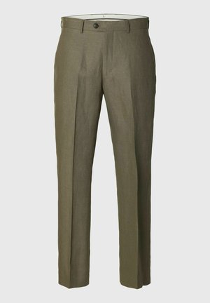 Pantalon formel pour homme vert olive avec pli devant, ceinture, passants de ceinture et fermeture par bouton.