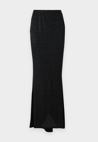 Fekete, hosszú szoknya, textúrált felülettel, illeszkedő derékrésszel és oldalsó hasítékkal a könnyű mozgás érdekében. Simogató anyag, enyhe fényességgel.