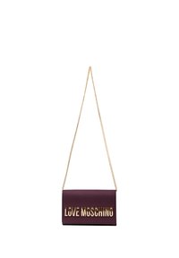 Borsa a tracolla in ecopelle borgogna con logo "LOVE MOSCHINO" in tono dorato, dotata di una catena e design elegante e rettangolare.