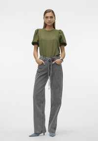 Vero Moda VMMELONEY SMOCK - Majica kratkih rukava s printom - cypress