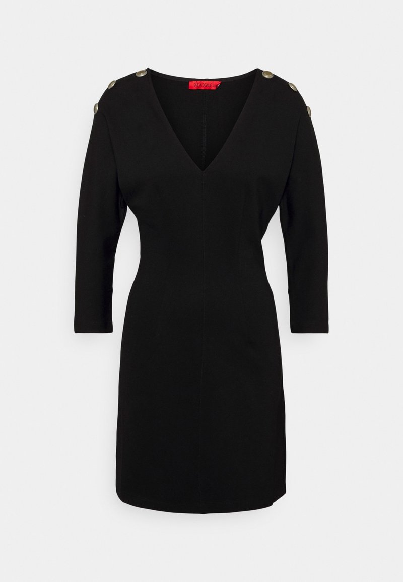 Robe noire avec un décolleté en V, des manches trois-quarts et des boutons dorés décoratifs aux épaules. Tissu lisse avec une silhouette ajustée.