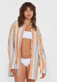 Gestreepte button-up shirt met pastelkleuren (oranje, blauw, geel, groen) met een losse pasvorm en lange mouwen. Gemaakt van textuurstof.