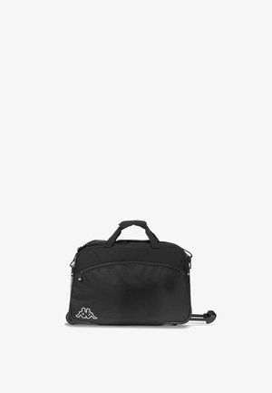 Sac de voyage noir à roulettes avec doubles poignées, poche avant zippée et poignée rétractable étendue sur fond blanc.
