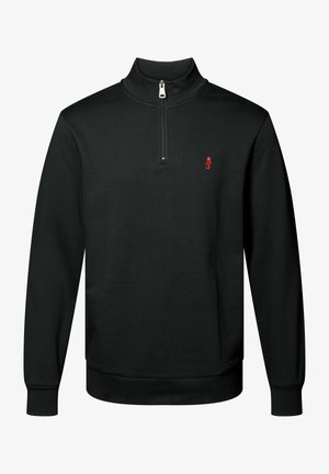 Sort quarter-zip sweatshirt i blødt stof med ribbet tekstur, lange ærmer og et lille rødt logo på brystet.